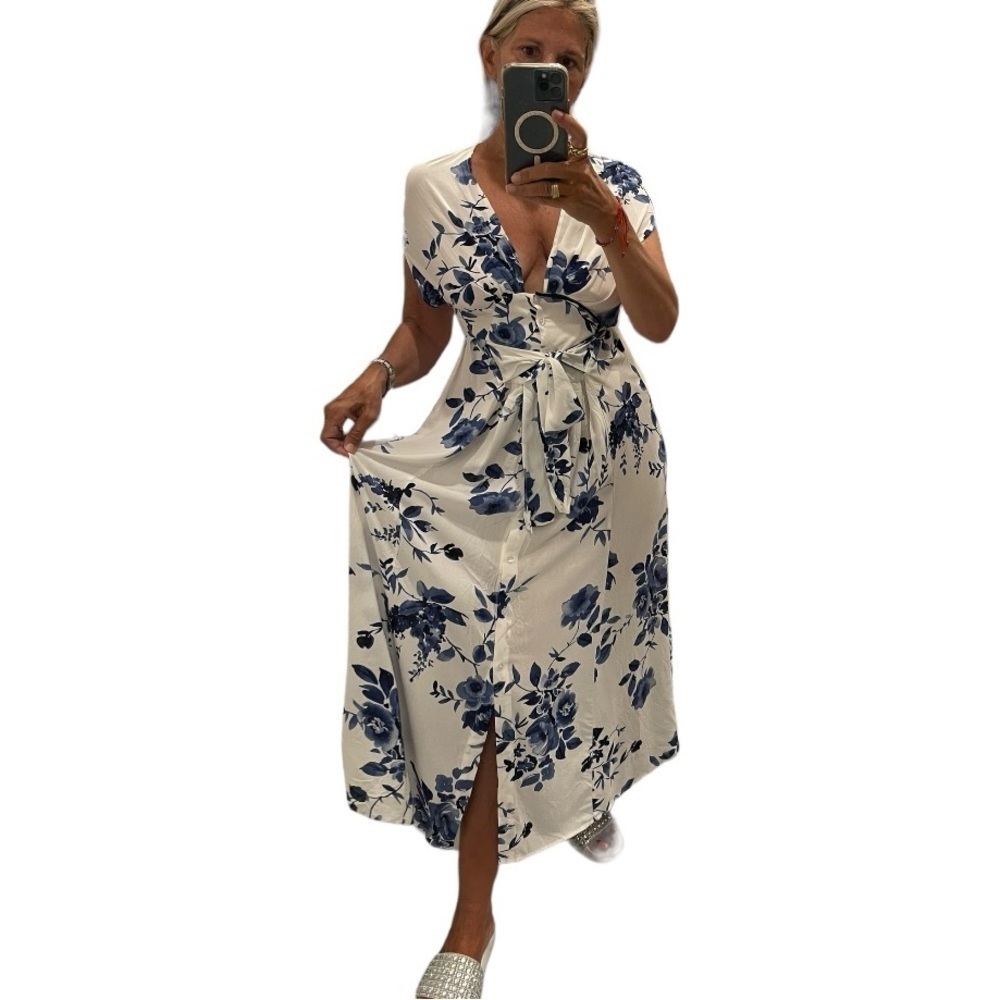 Yumy Kim White and Blue Floral Buttons Down Short Sleeve Dress.Size S